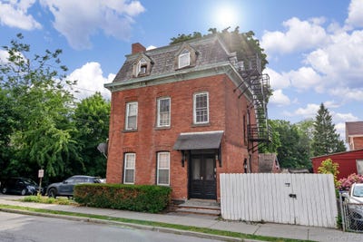 /international/us/32-n-bridge-street-poughkeepsie-ny-110108884690/
