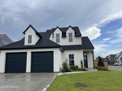 /international/us/100-prague-avenue-youngsville-la-110098245641/