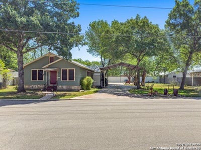 /international/us/1175-w-coll-new-braunfels-tx-110098753293/