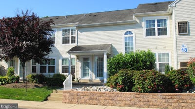 /international/us/18010-beacon-hill-drive-southampton-pa-110107777886/