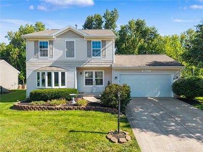 /international/us/10237-peacock-lane-miamisburg-oh-110109880752/