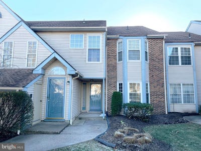 /international/us/125-allem-lane-perkasie-pa-110108566498/