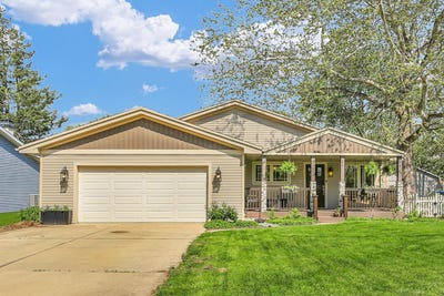 /international/us/1004-s-division-street-mahomet-il-110107848389/