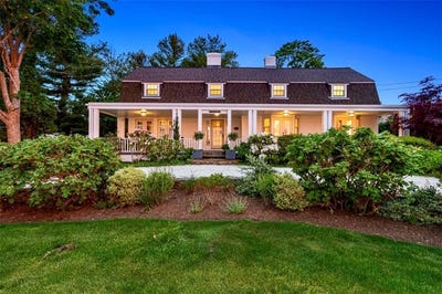 /international/us/81-mathewson-road-barrington-ri-110108362364/