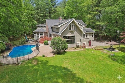 /international/us/10-cold-harbor-drive-northborough-ma-110108386189/