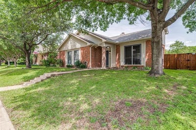 /international/us/8594-creekview-drive-frisco-tx-110099393193/