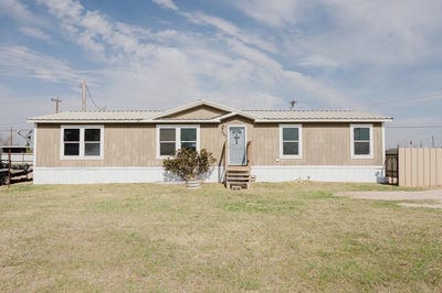 /international/us/300-w-5th-st-mccamey-tx-110106155384/