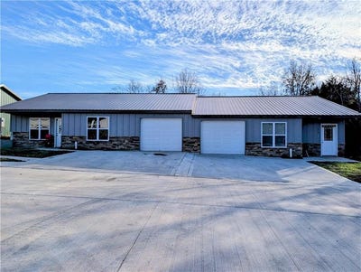 /international/us/609-611-613-w-bridge-street-knob-noster-mo-110105084884/