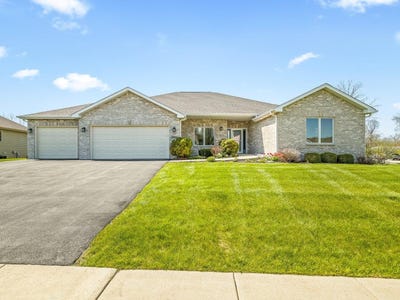 /international/us/4942-vail-drive-caledonia-il-110107483037/