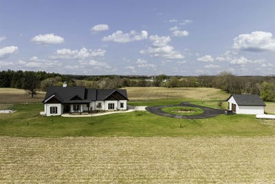 /international/us/n7117-black-creek-road-princeton-wi-110107627466/