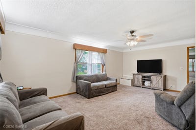 /international/us/903-e-1st-avenue-indianola-ia-110108168924/