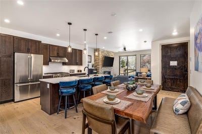 /international/us/557-center-circle-silverthorne-co-110106275436/
