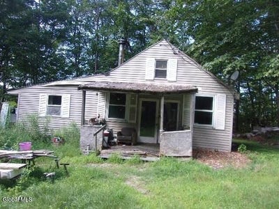 /international/us/12-delavan-avenue-middle-grove-ny-110101635225/