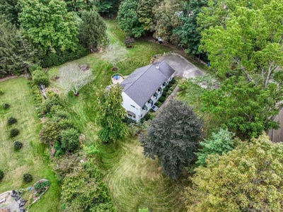 /international/us/106-bates-rock-road-southbury-ct-110108417925/