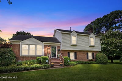 /international/us/1600-westhills-drive-tarboro-nc-110101072912/