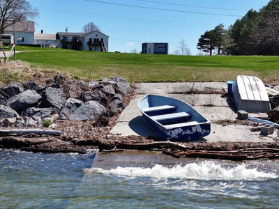/international/us/329-west-shore-road-south-hero-vt-110105202705/