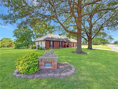 /international/us/601-w-34th-street-higginsville-mo-110108531662/