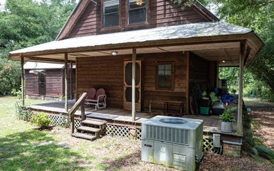 /international/us/7640-95th-pl-live-oak-fl-110100983887/
