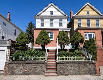 /international/us/1225-119th-street-college-point-ny-110108489425/