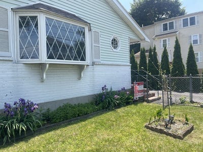 /international/us/67-oakcrest-road-boston-ma-110100128191/