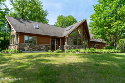 /international/us/249-old-saratoga-road-moreau-ny-110099968765/