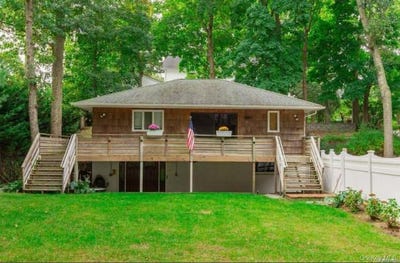 /international/us/31-apricot-road-rocky-point-ny-110107404184/