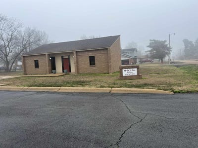 /international/us/206-hayes-st-clarendon-ar-110097477129/