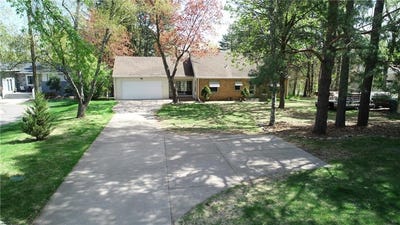 /international/us/809-bradford-avenue-champlin-mn-110105221064/