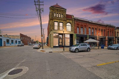 /international/us/108-s-linn-bay-city-mi-110108010918/