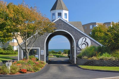 /international/us/1-belmont-road-west-harwich-ma-110101190147/