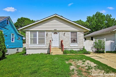 /international/us/1429-n-pleasant-drive-round-lake-beach-il-110108770010/