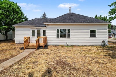 /international/us/311-n-lavinia-street-ludington-mi-110108724517/