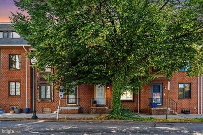 /international/us/1223-n-3rd-street-harrisburg-pa-110108576676/