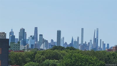 /international/us/70-65-queens-boulevard-woodside-ny-110108654392/