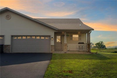 /international/us/1725-ponderosa-lane-new-richmond-wi-110101305432/
