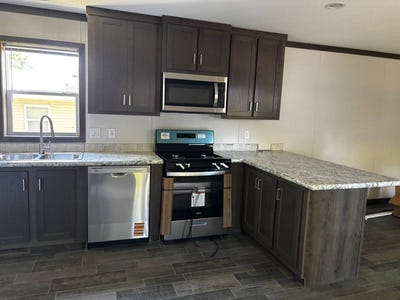 /international/us/29-terrace-drive-watertown-mn-110101340543/