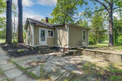 /international/us/3956-route-9-w-saugerties-ny-110099965276/