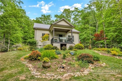 /international/us/126-highland-cove-west-jefferson-nc-110108231607/