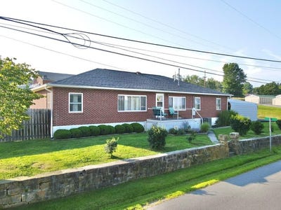 /international/us/106-willowtree-st-princeton-wv-110101362613/?lang=en