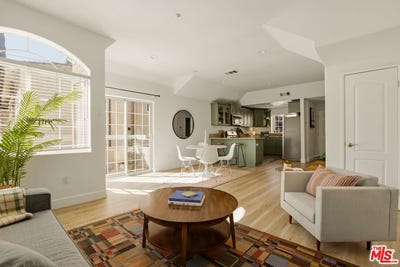 /international/us/1201-viola-ave-glendale-ca-110106615115/