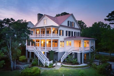 /international/us/221-king-george-street-charleston-sc-110108413124/