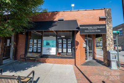 /international/us/184-everett-street-bryson-city-nc-110095046878/?lang=en