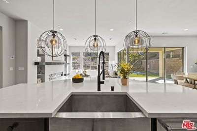 /international/us/24220-sterling-ranch-rd-west-hills-ca-110103797946/