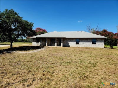 /international/us/439-county-road-4953-kempner-tx-110101312369/