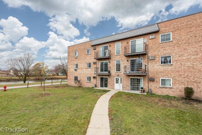 /international/us/159-w-elk-trail-carol-stream-il-110107868605/