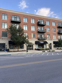 /international/us/140-s-river-street-aurora-il-110109063292/