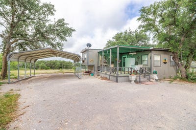 /international/us/2702-fife-street-brady-tx-110108663232/