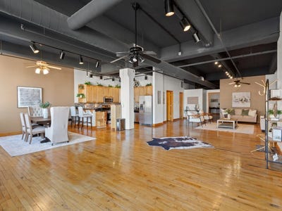 /international/us/730-n-plankinton-ave-milwaukee-wi-110107879565/