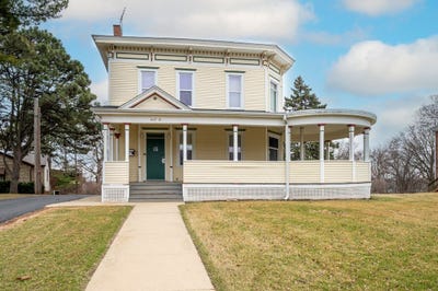 /international/us/479-n-lake-street-aurora-il-110106324373/