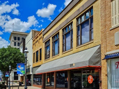 /international/us/117-n-grand-enid-ok-110104998809/